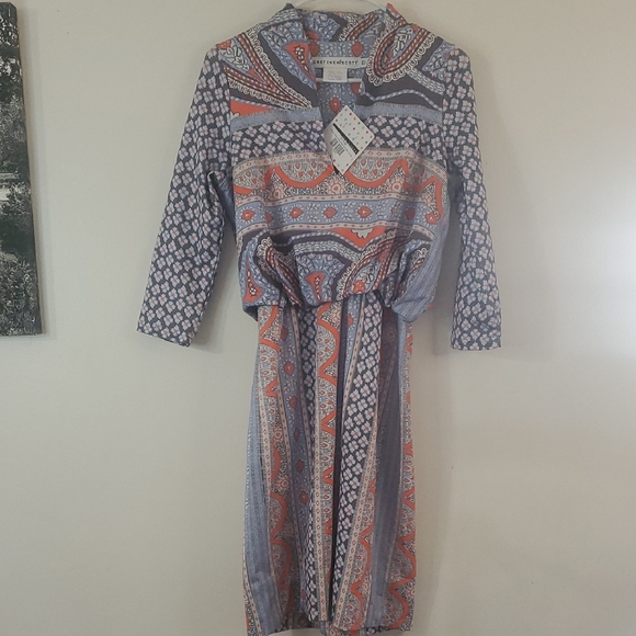Gretchen Scott Designs Dresses & Skirts - NWT Gretchen Scott So Sexy Paisley Park Dress Size XS V-Neck Mini Elastic Waist